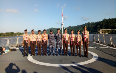 kunjungan kapal KRI Frans Kaisiepo ( FKO—368 ) Oleh Pramuka SMK-SPM Nasional Purwokerto